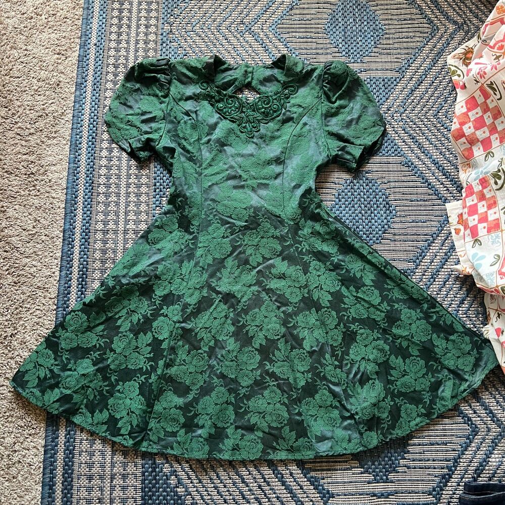 Vintage 80s emerald coquette Jessica McClintock girls puff sleeve jacquard dress